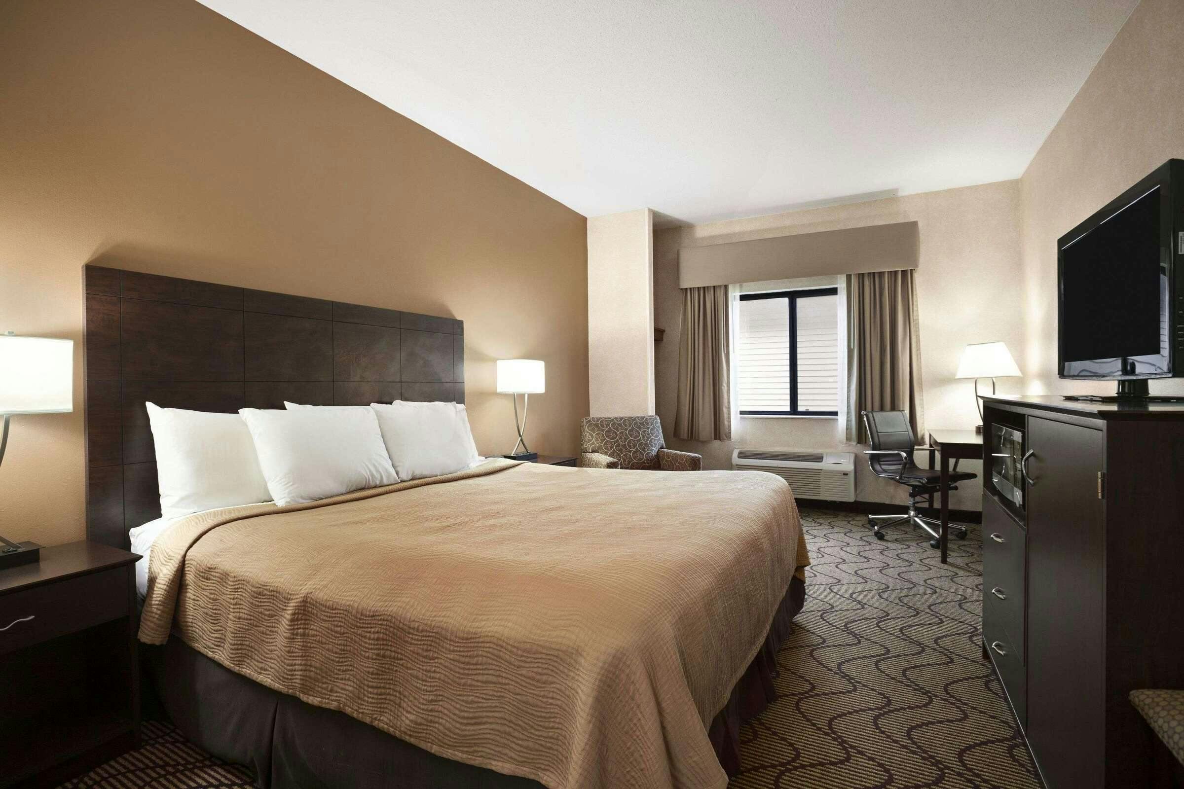 Hotel Days Inn by Wyndham Grand Forks Columbia Mall photo 4