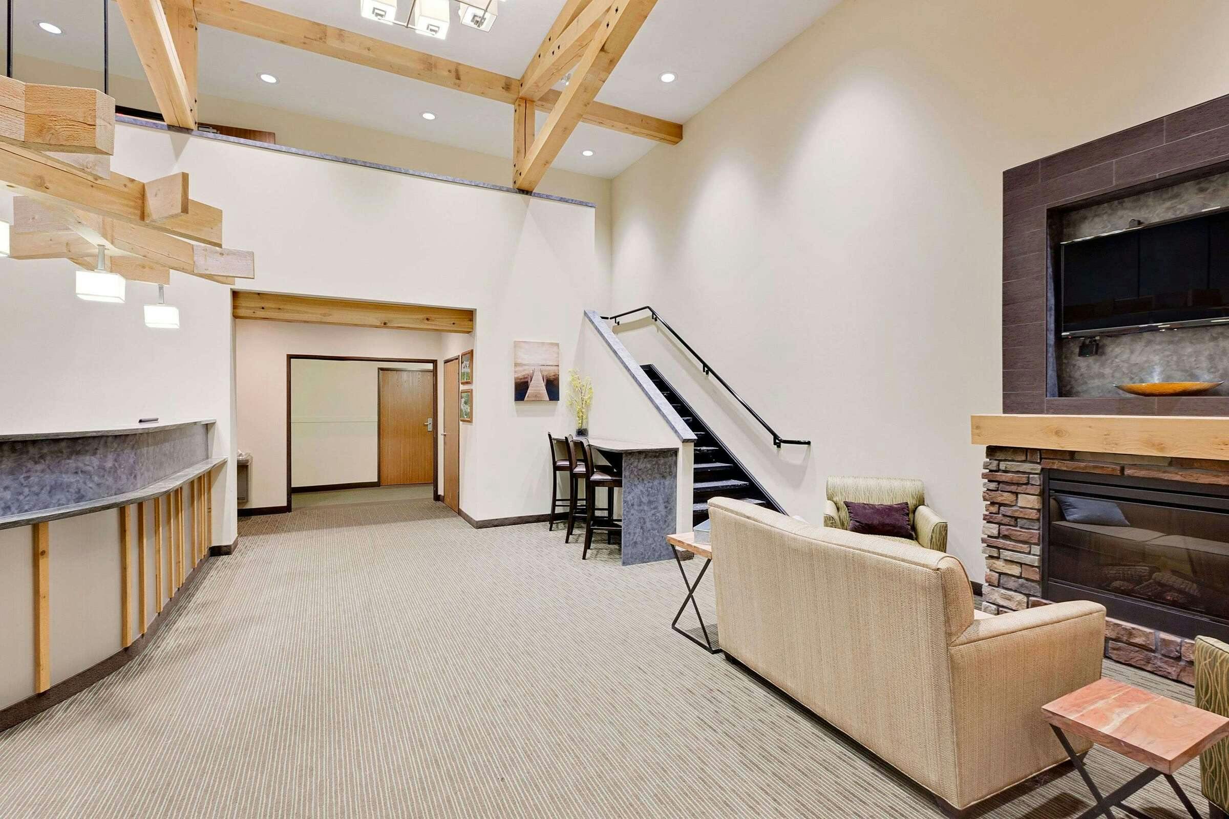 Hotel Days Inn Cadillac photo 1