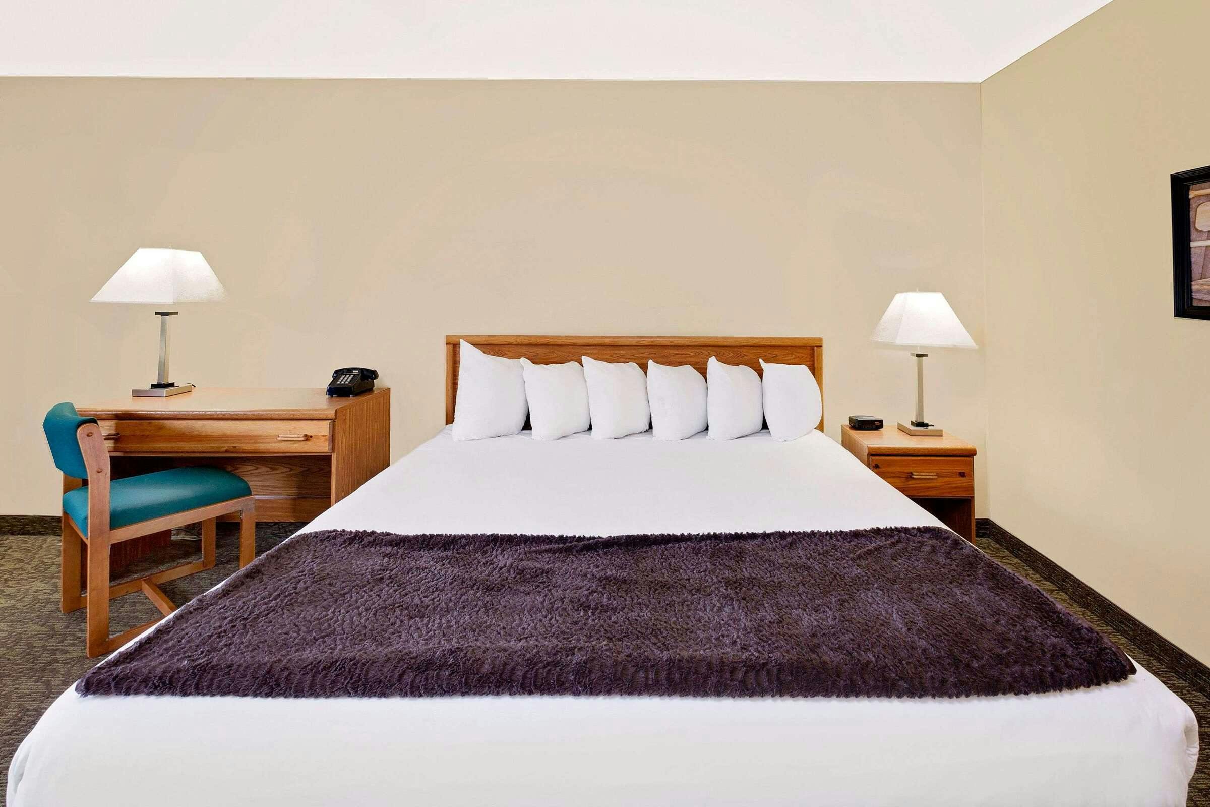 Hotel Days Inn Cadillac photo 3