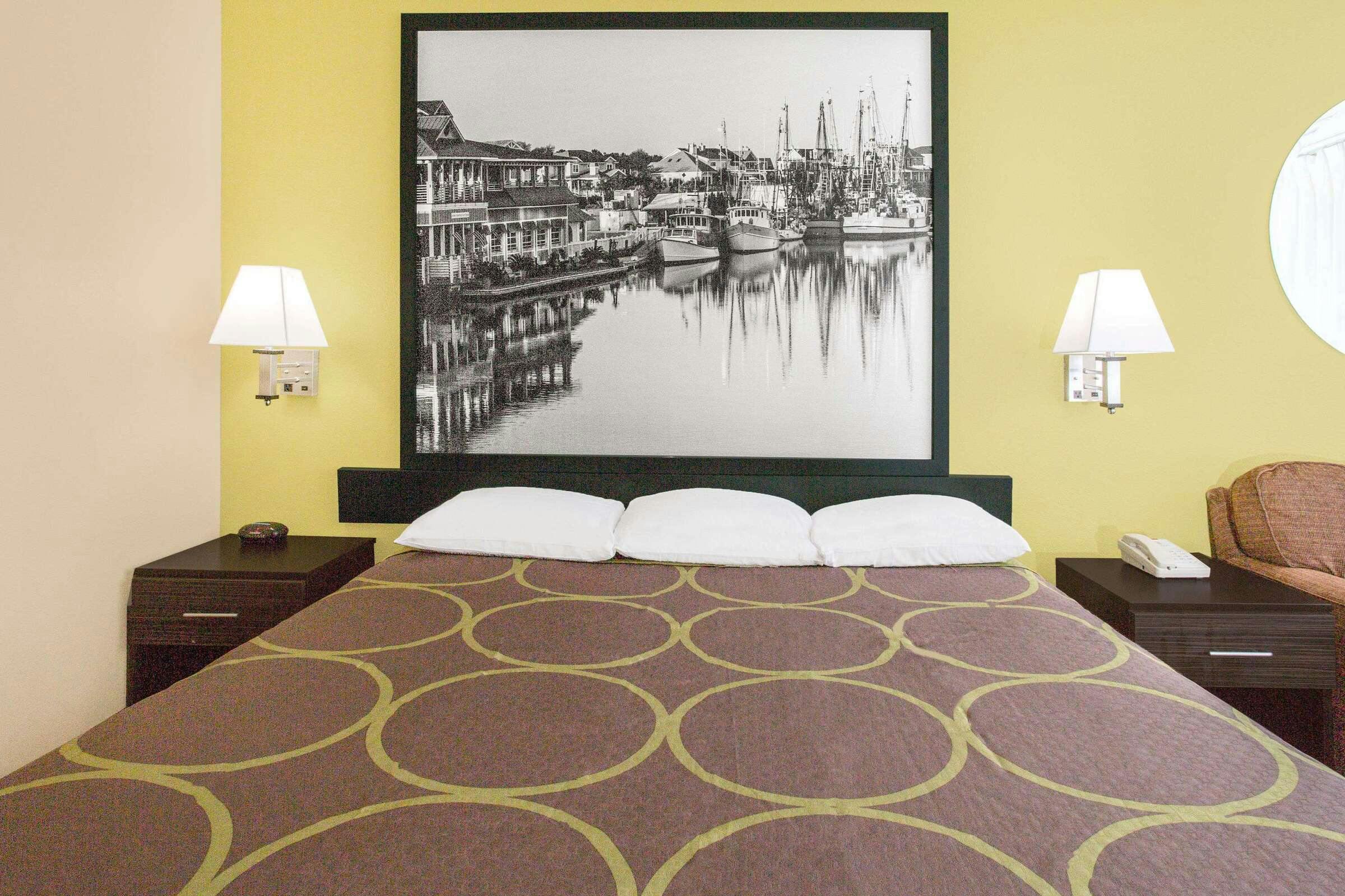 Hotel Super 8 by Wyndham Sumter photo 4