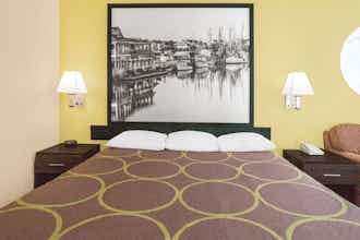 Hotel Super 8 Sumter photo 4