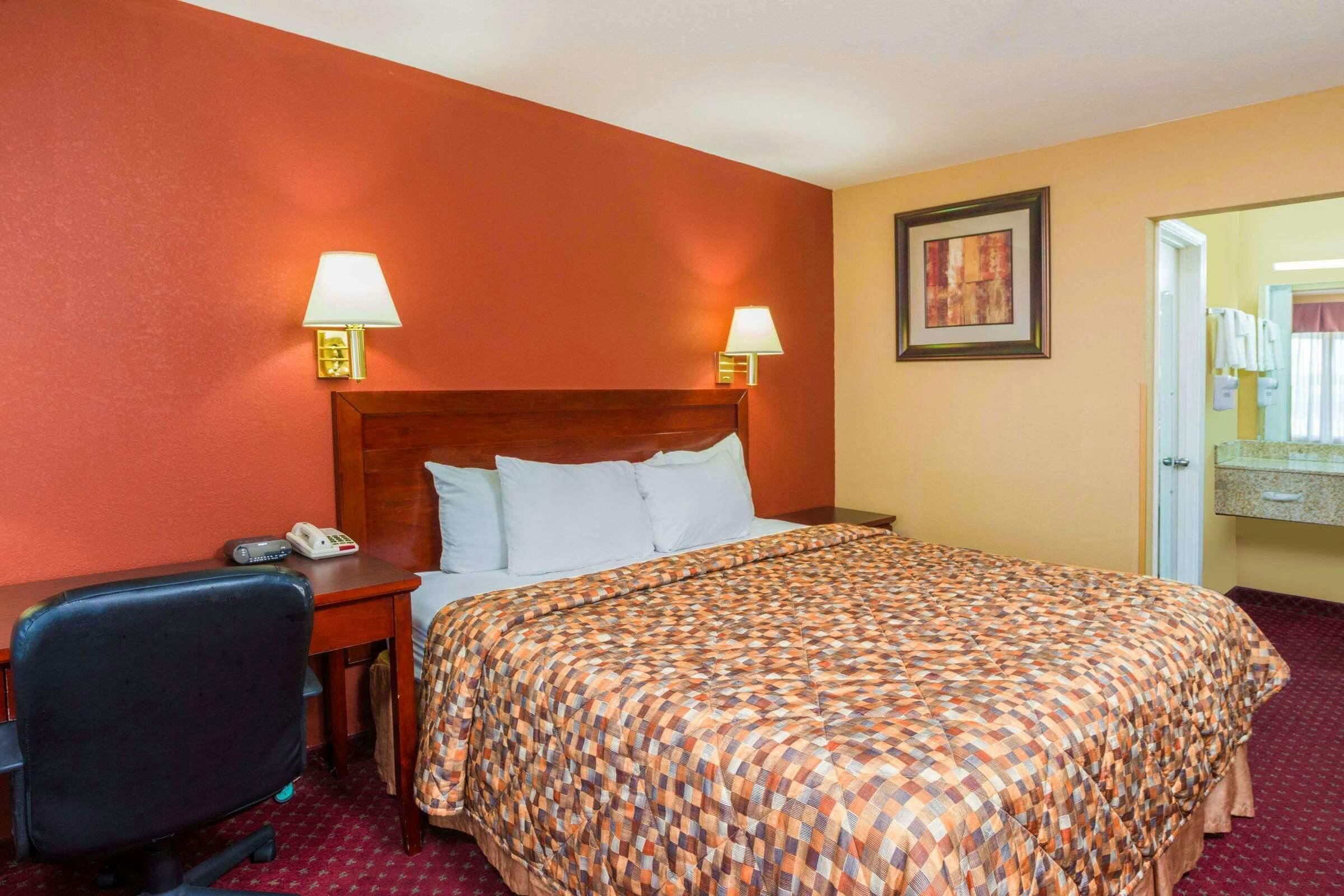 Hotel Days Inn St Robert Waynesville photo 1