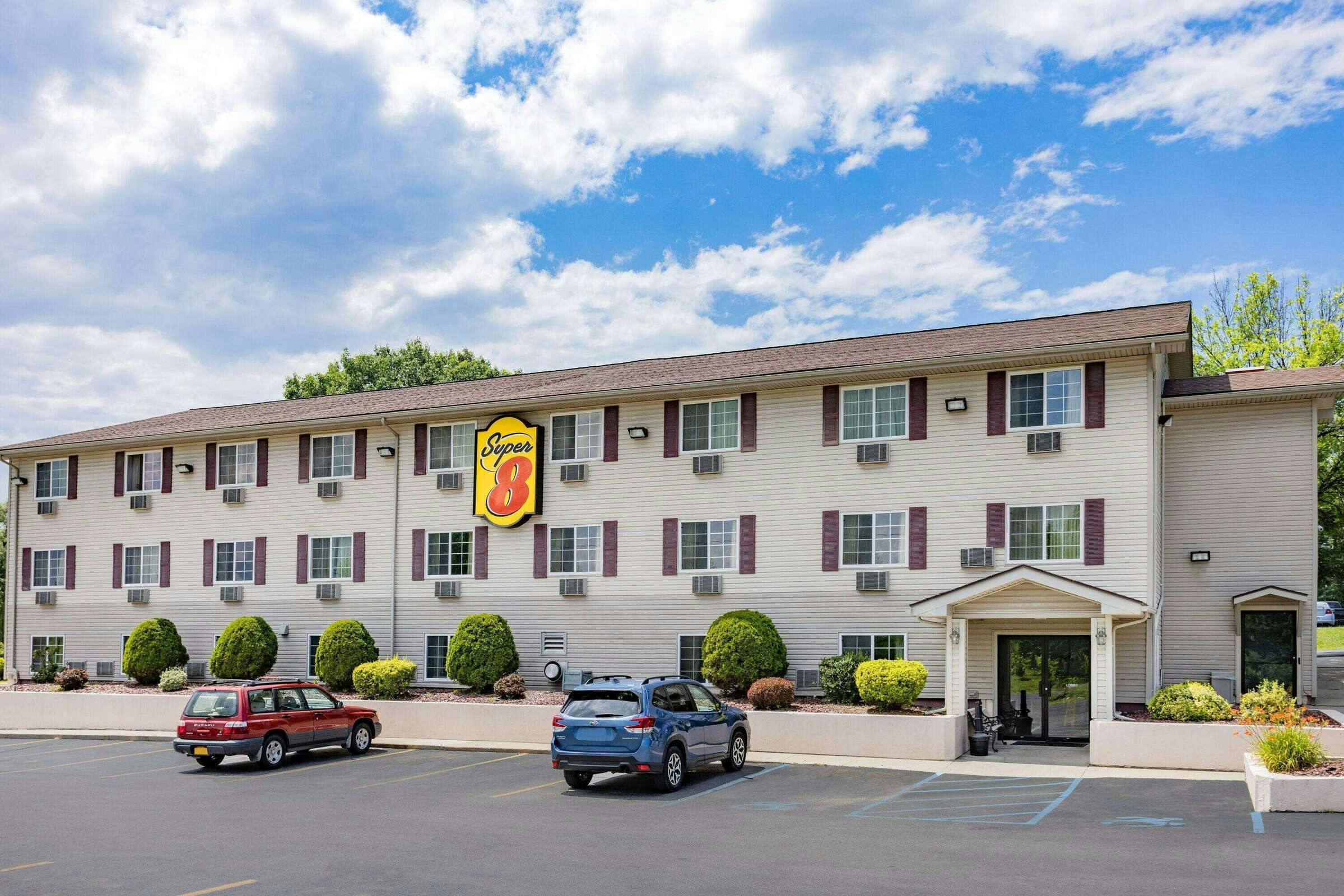 Hotel Super 8 by Wyndham Johnstown/Gloversville photo 2