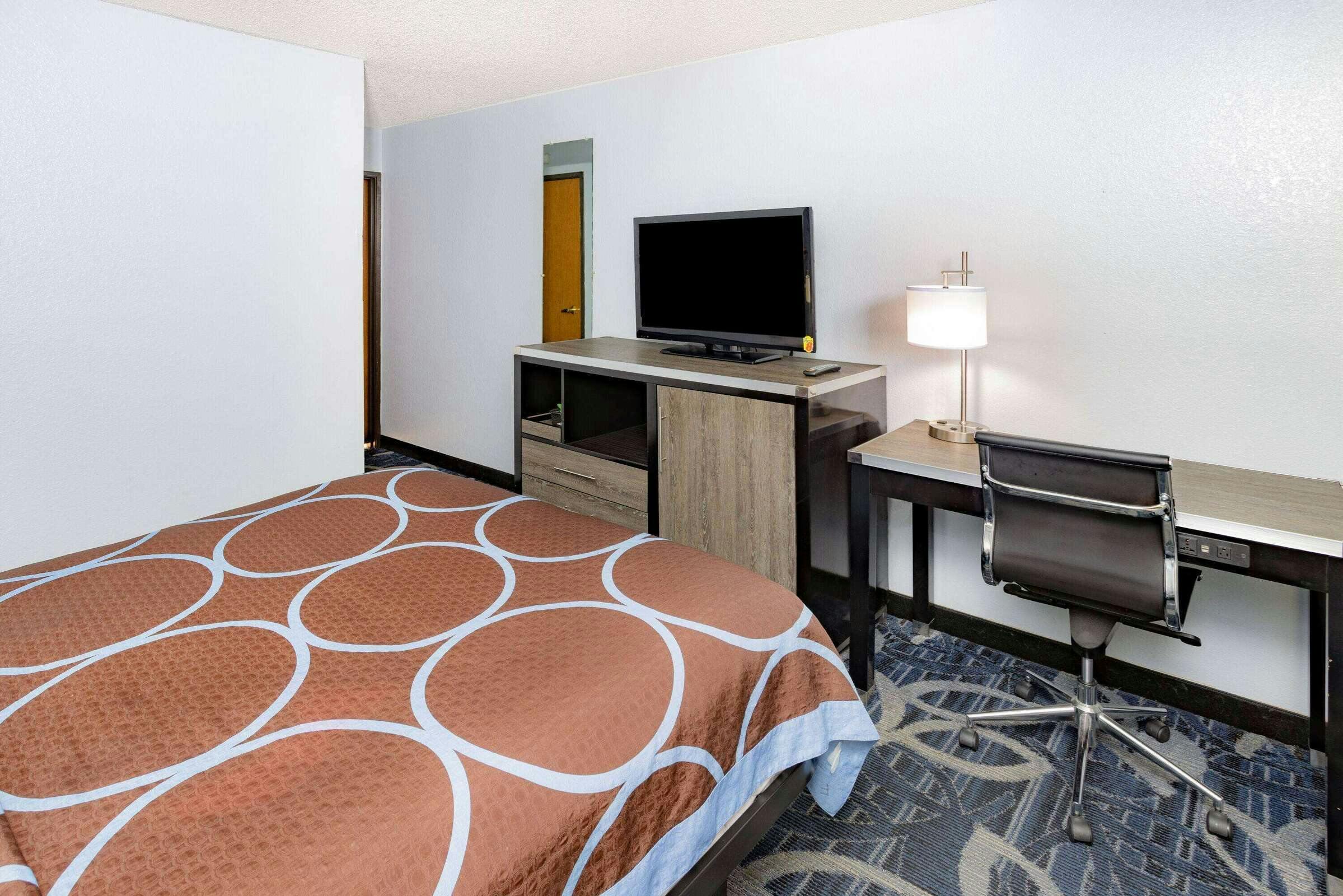 Hotel Super 8 by Wyndham Johnstown/Gloversville photo 5