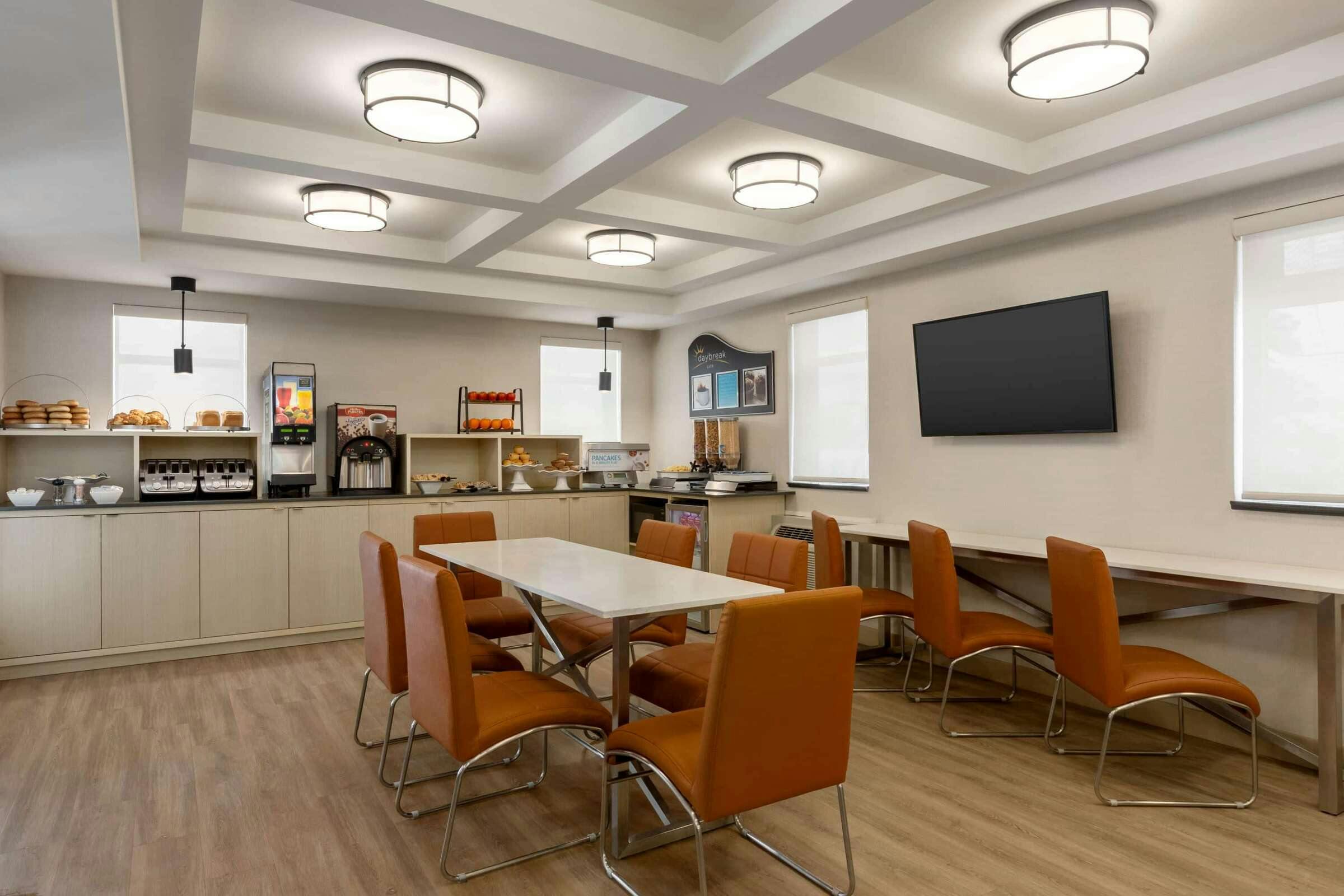 Hotel Days Inn by Wyndham Toronto West Mississauga photo 2