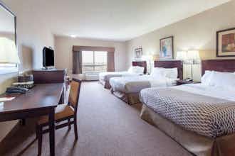 Hotel Ramada Camrose photo 2