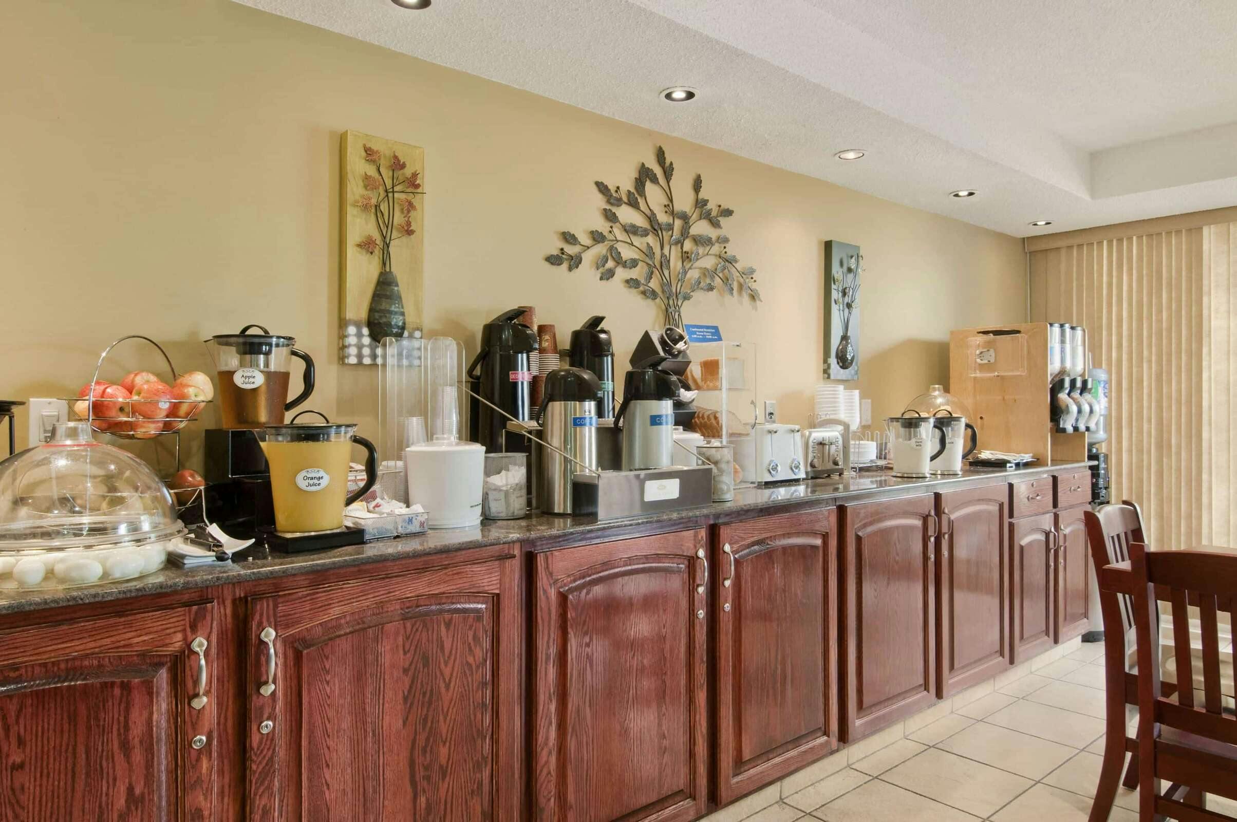 Hotel Travelodge Nanaimo BC photo 1