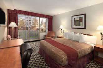 Hotel Travelodge Nanaimo BC photo 5