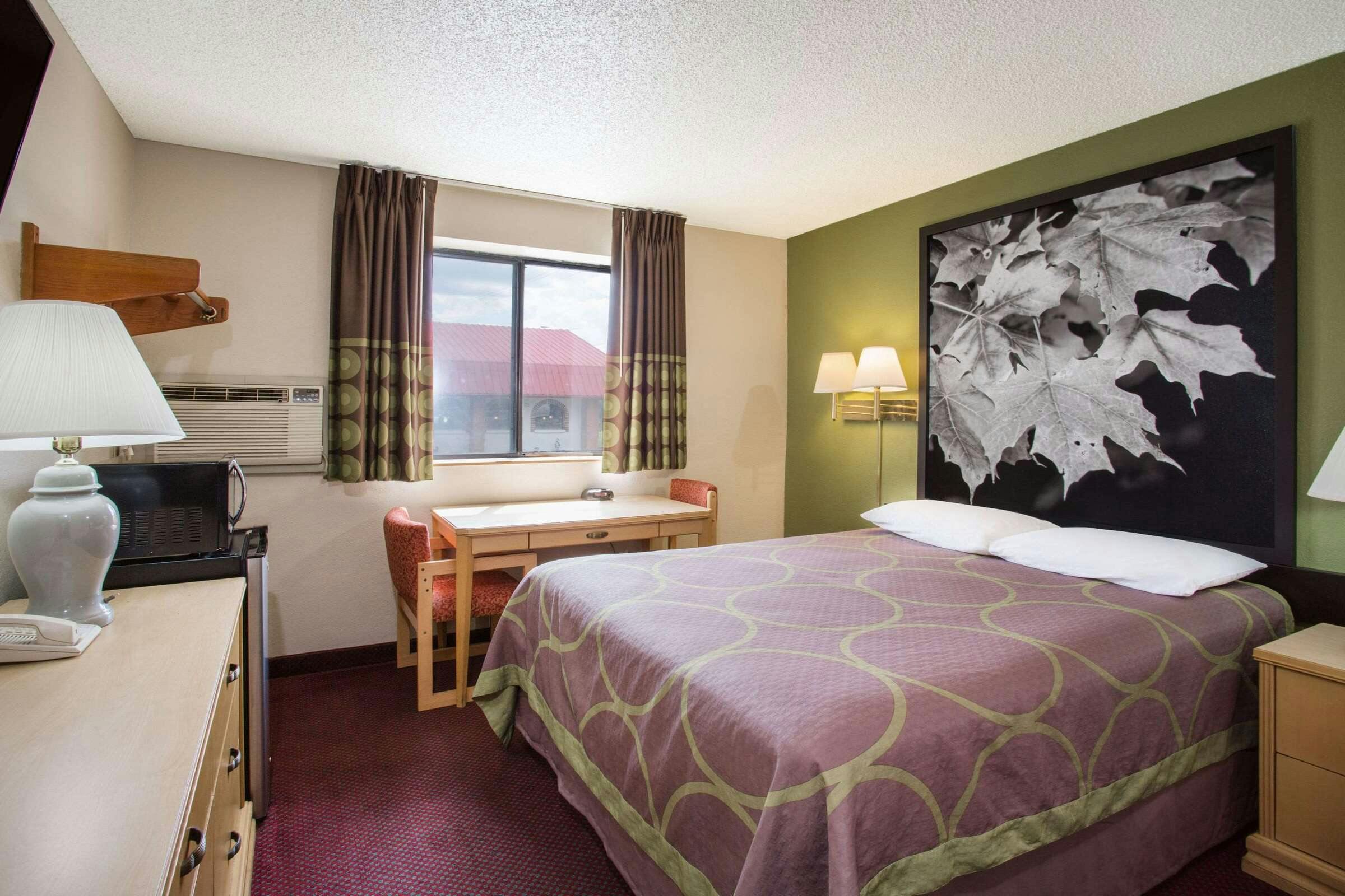 Hotel Super 8 Salem VA photo 4