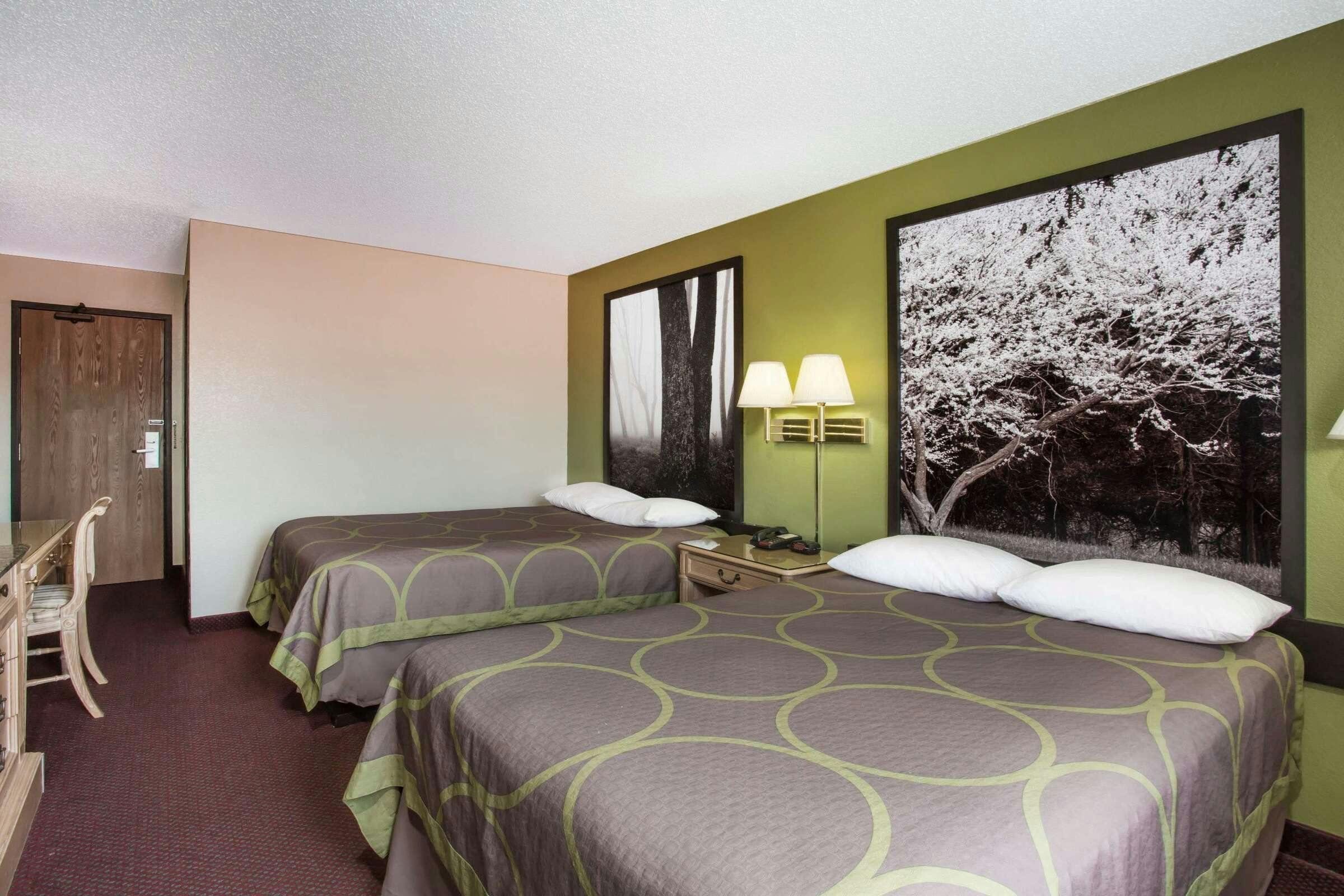Hotel Super 8 Salem VA photo 5