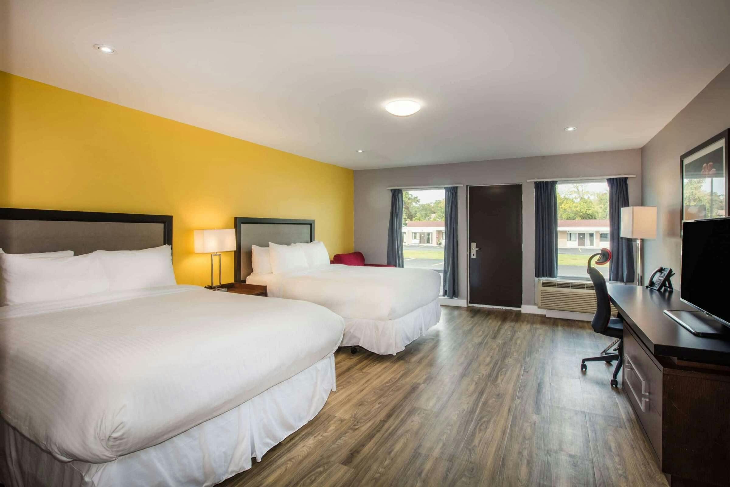 Hotel Ramada Jacksons Point photo 4