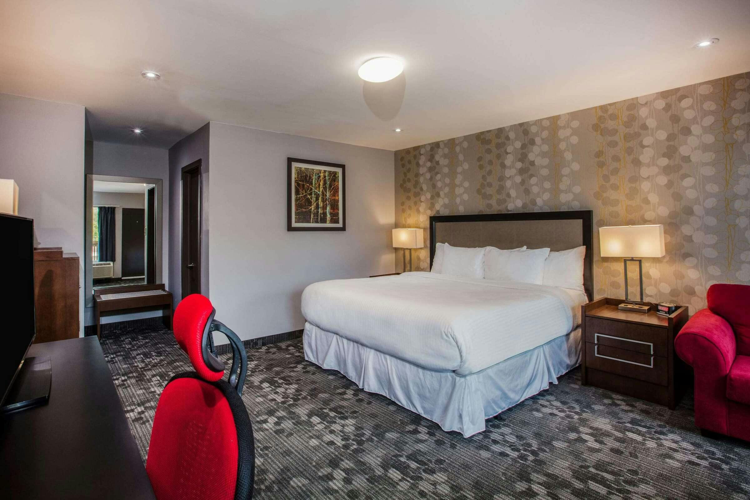 Hotel Ramada Jacksons Point photo 1