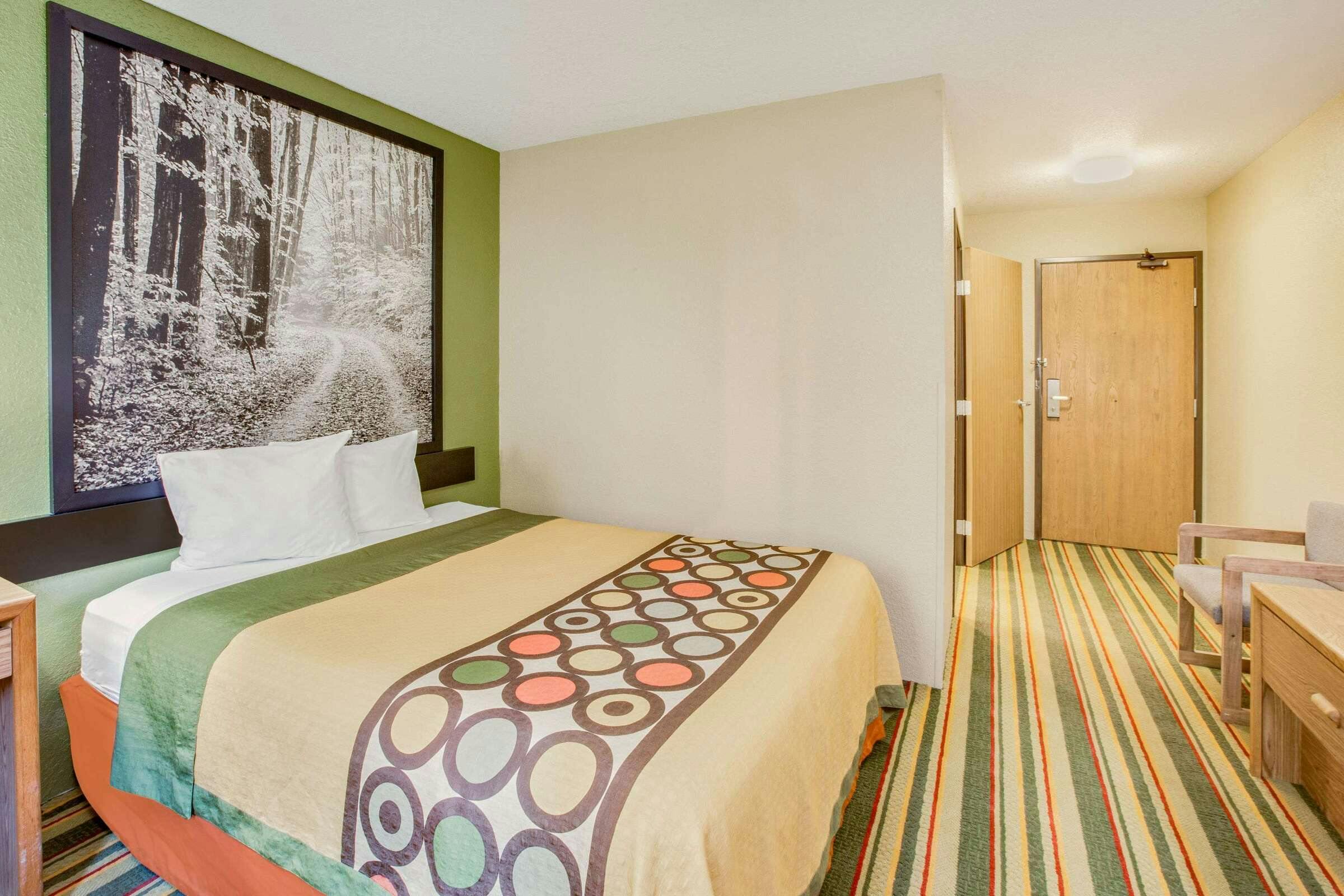 Hotel Super 8 by Wyndham Grayling photo 3