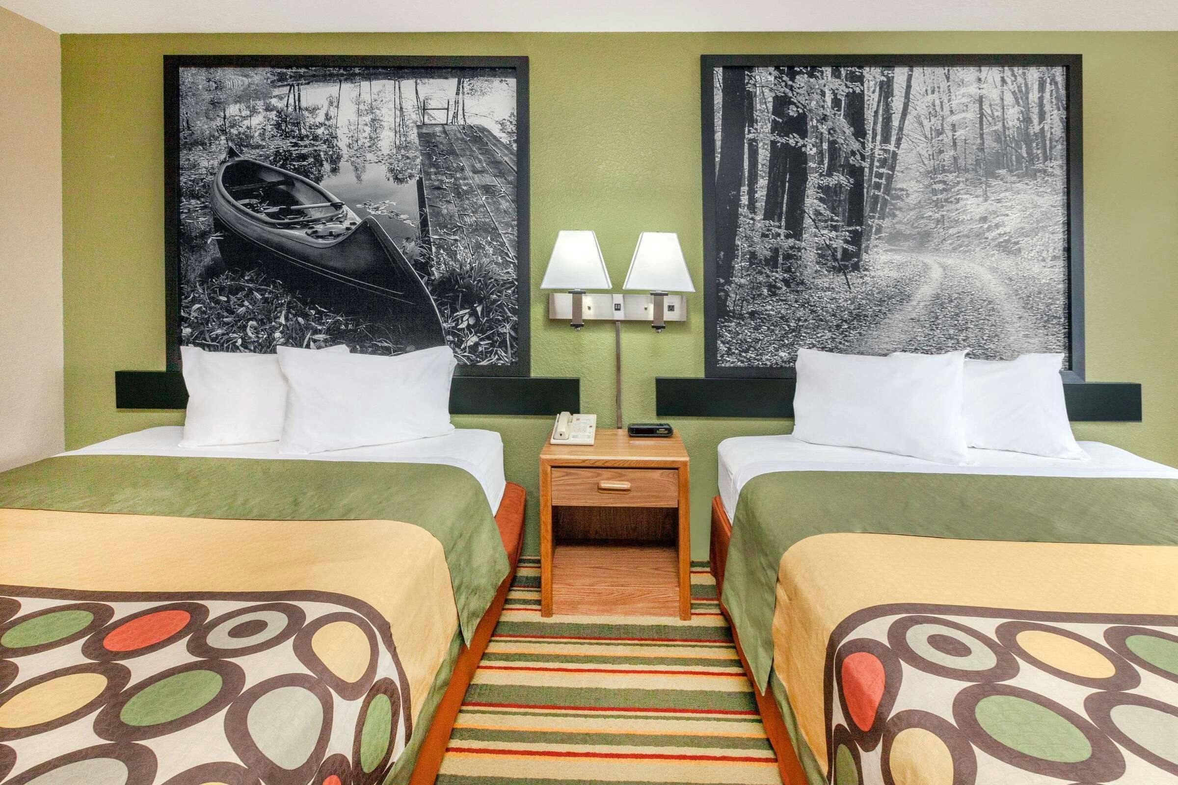 Hotel Super 8 by Wyndham Grayling photo 4