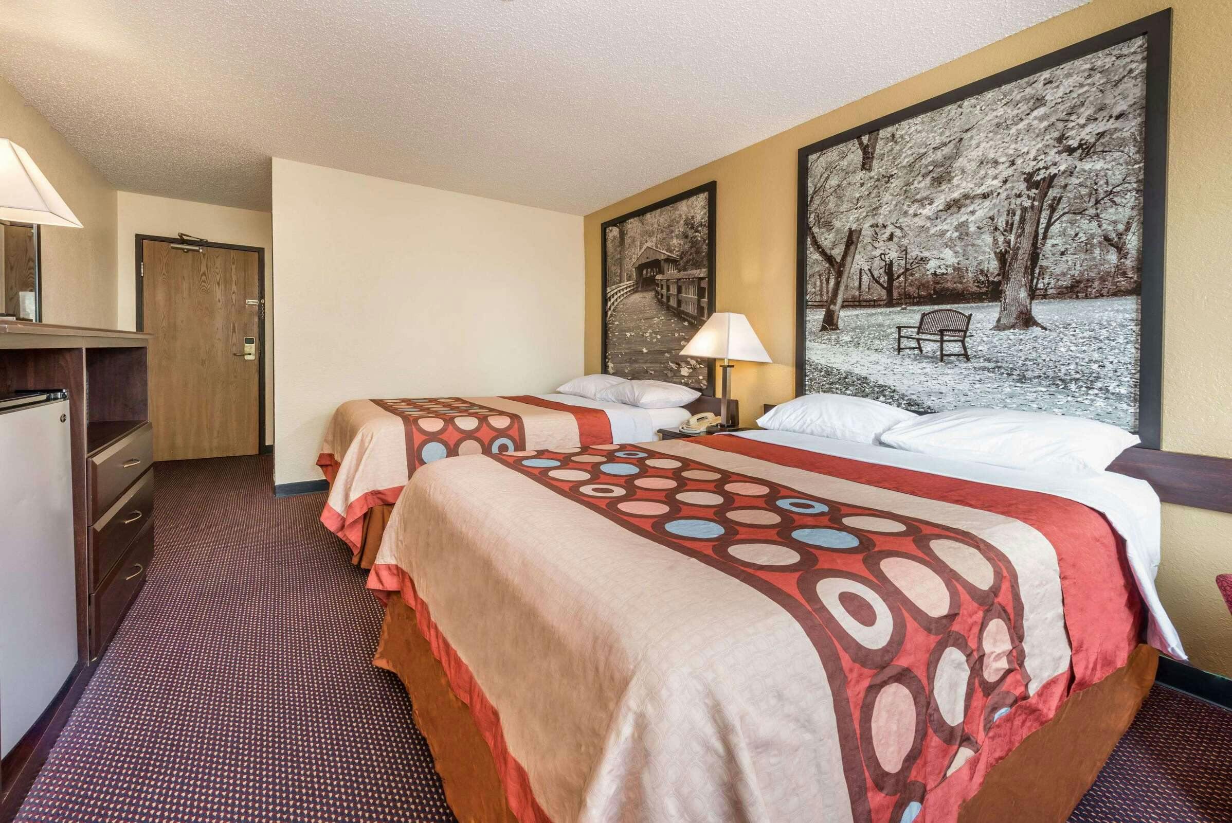 Hotel Super 8 by Wyndham Franklin/Middletown Area photo 5