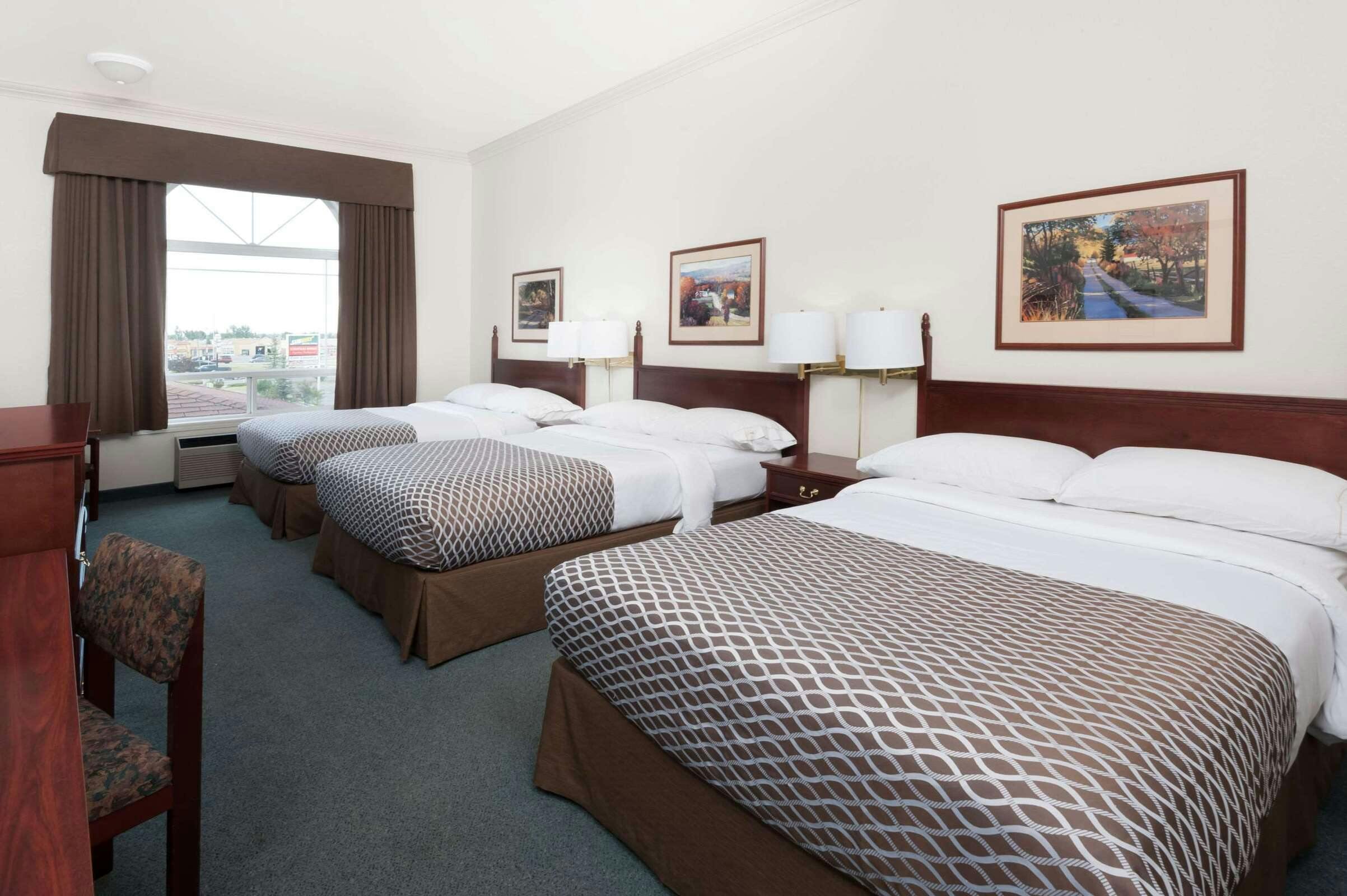 Hotel Super 8 by Wyndham High River AB photo 5