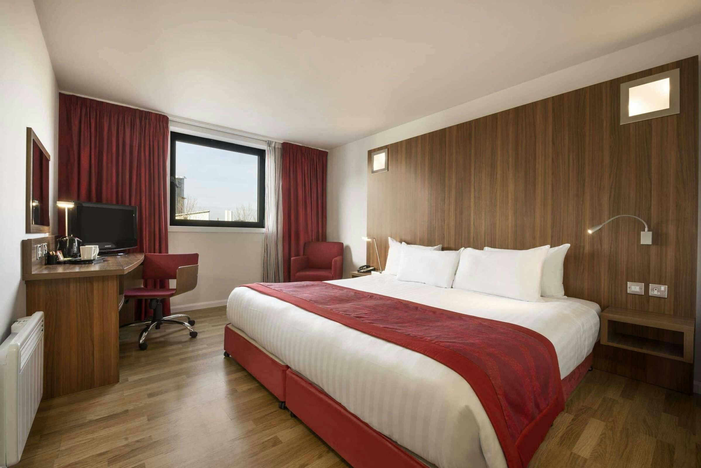 Hotel Ramada Encore by Wyndham Newcastle-Gateshead photo 2