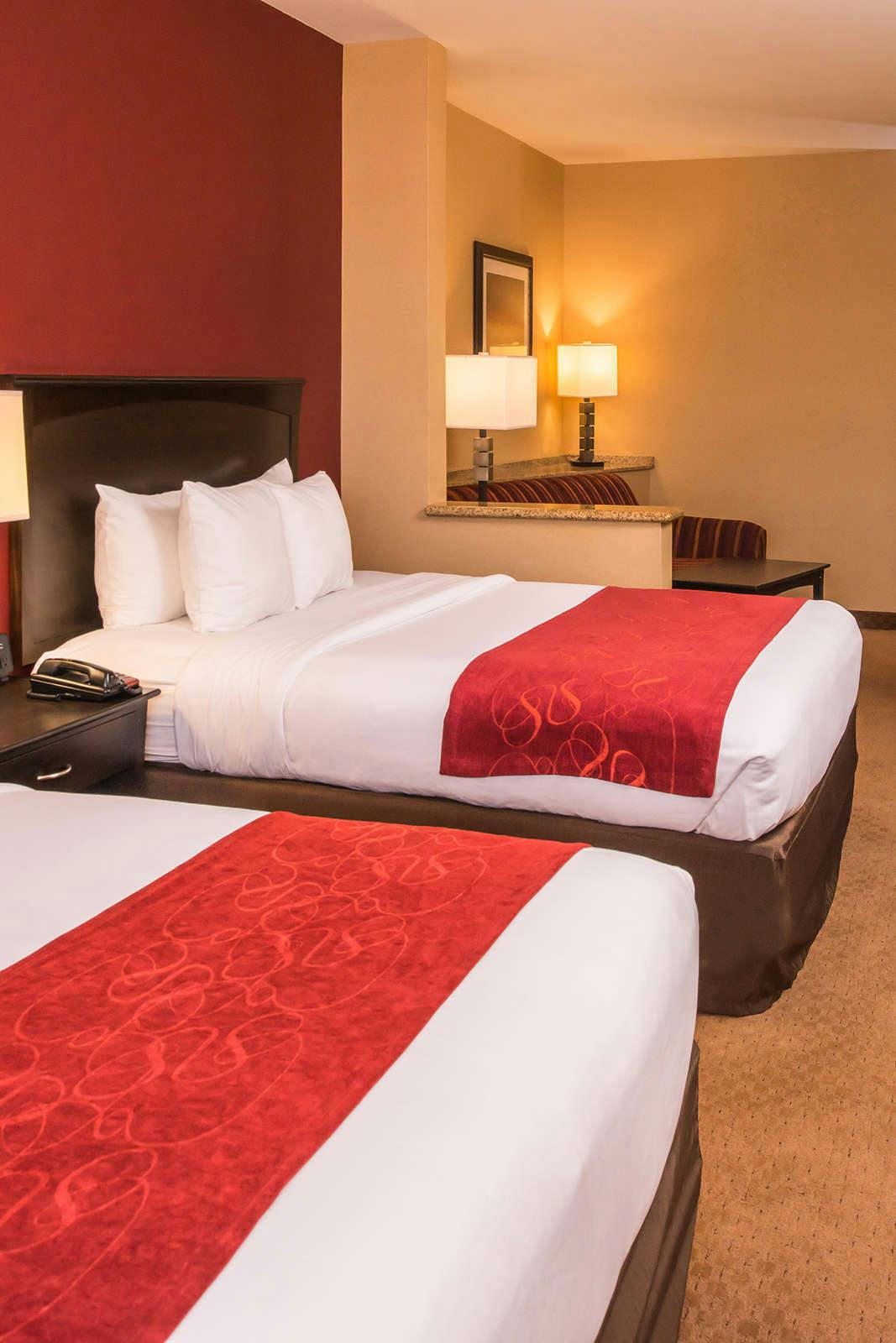 Hotel Comfort Suites Ontario Convention Center photo 2