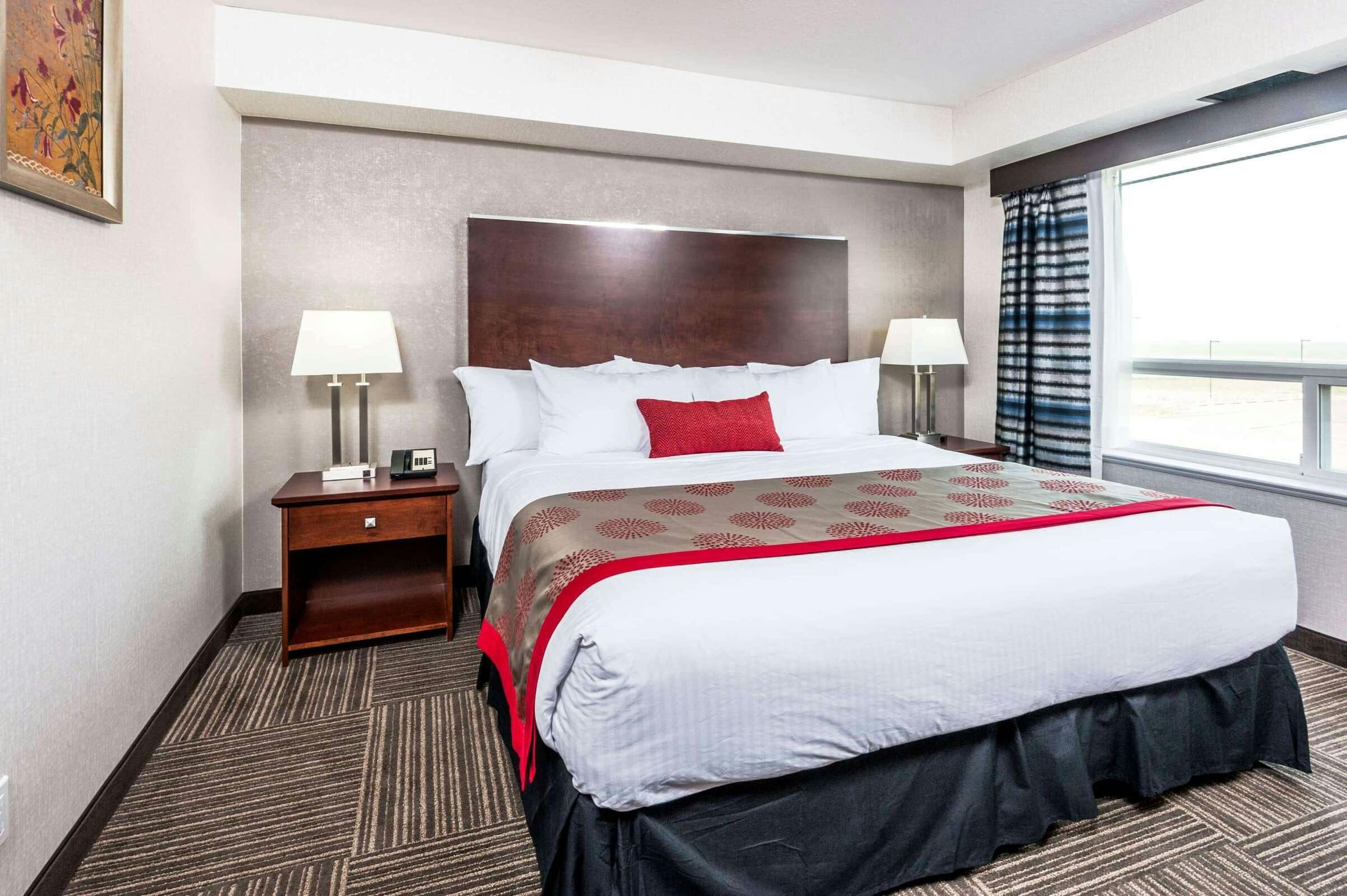Hotel Ramada Moose Jaw photo 1