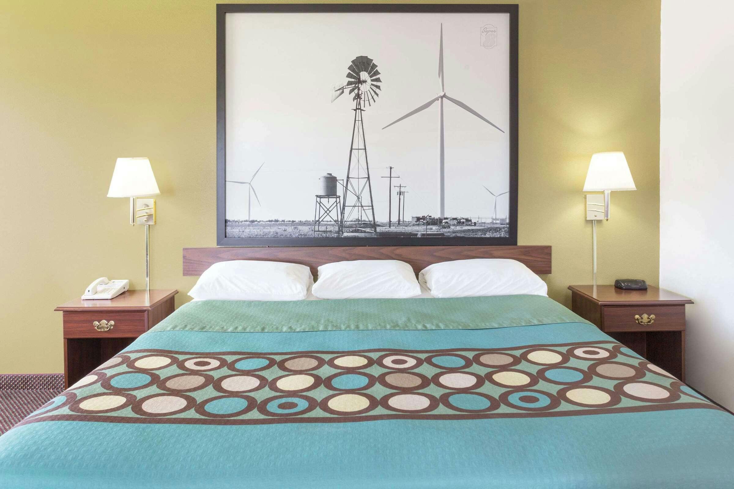 Hotel Super 8 by Wyndham Cresco IA photo 5