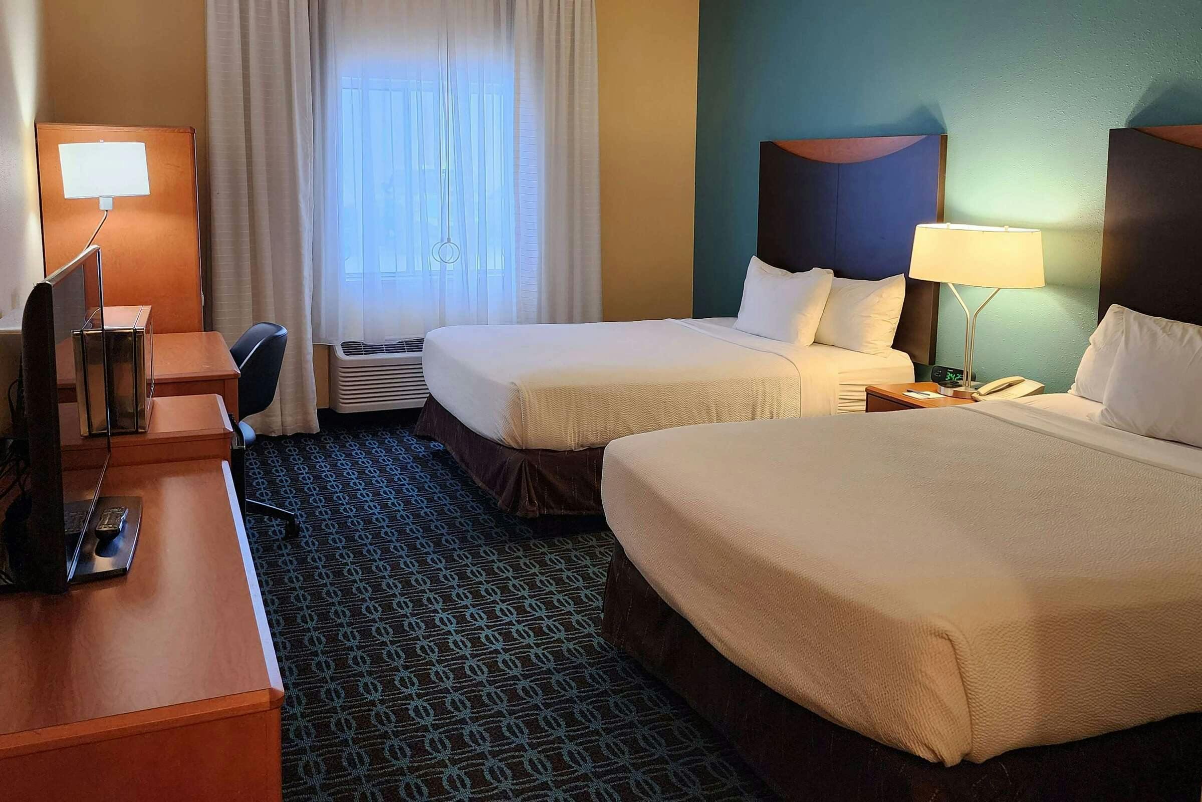 Hotel AmericInn by Wyndham St. Cloud MN Shopping Area photo 2