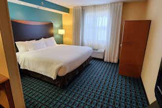 Hotel AmericInn by Wyndham St. Cloud MN Shopping Area photo 4