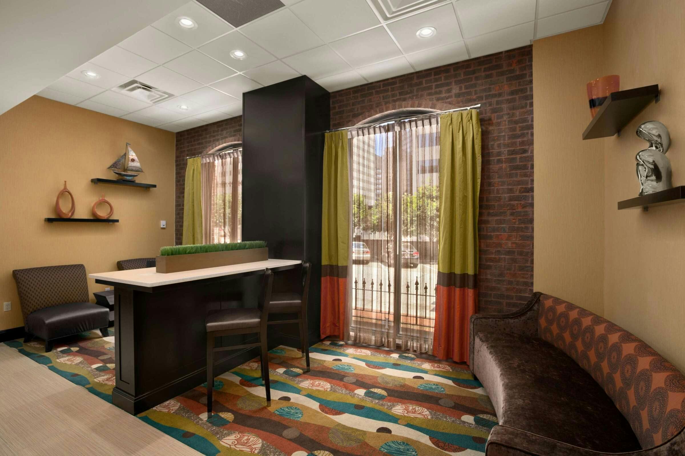 Hotel Days Inn by Wyndham Baltimore Inner Harbor photo 2