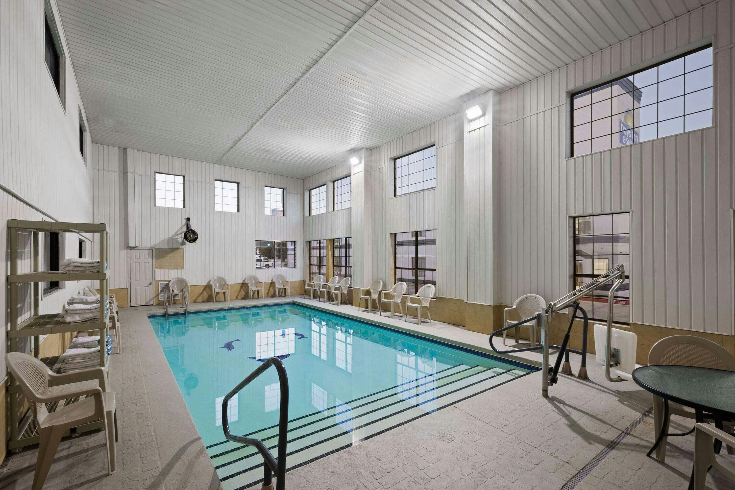 Hotel Days Inn by Wyndham Oklahoma City photo 3