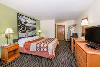 Hotel Super 8 by Wyndham Newton photo 2
