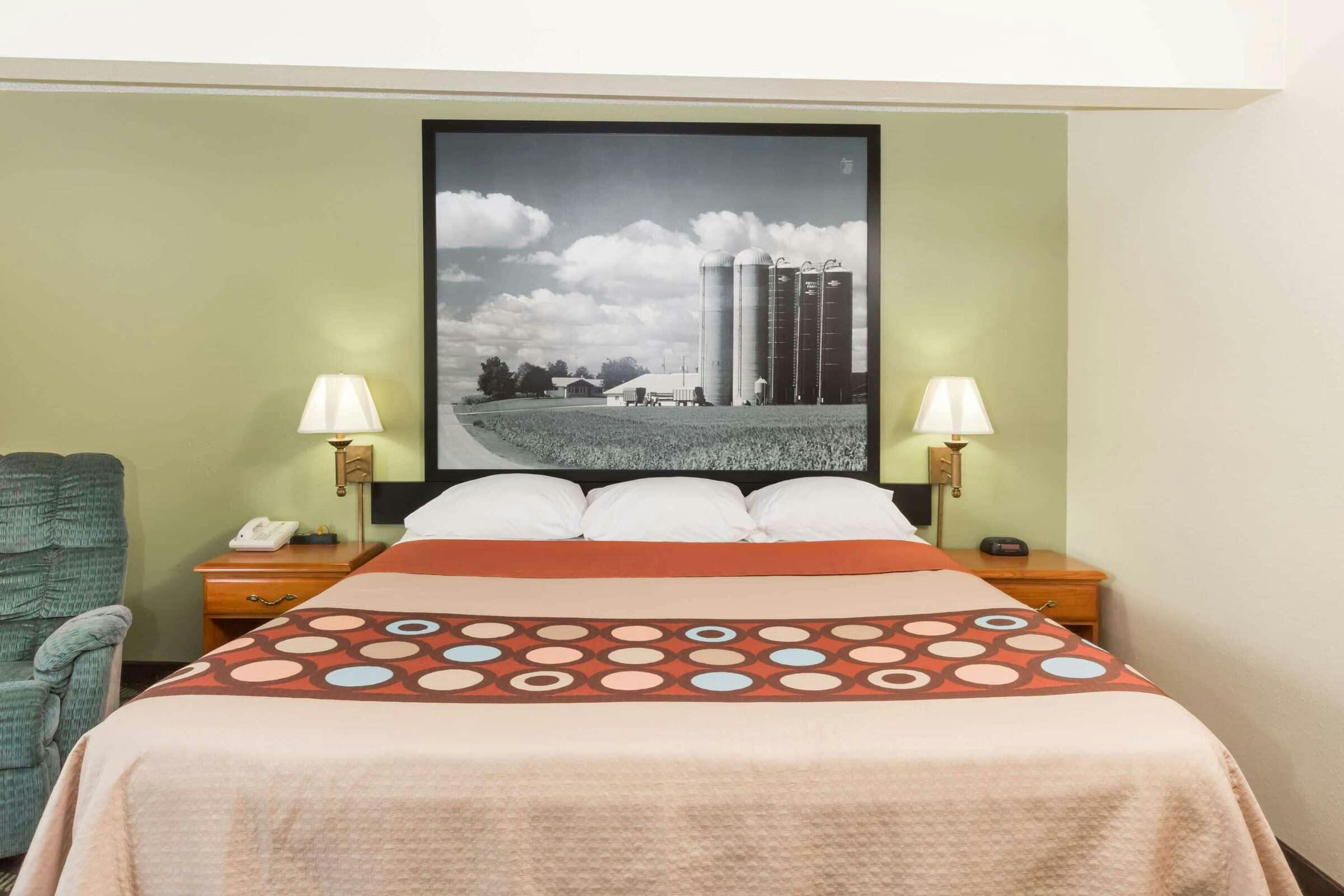 Hotel Super 8 by Wyndham Newton photo 3