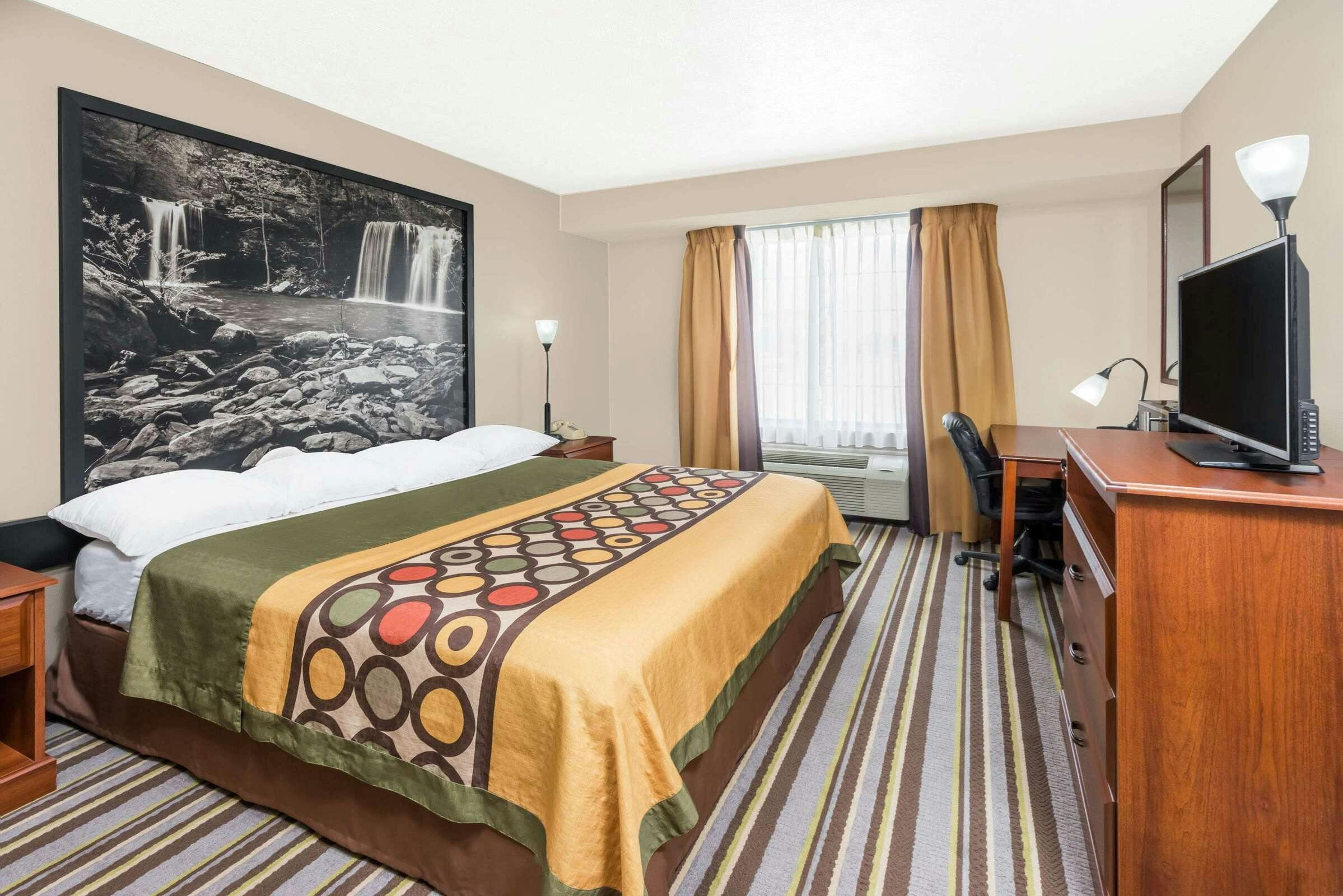 Hotel Super 8 Bolivar MO photo 2