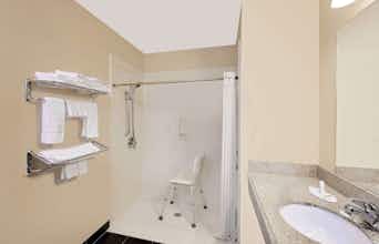 Hotel Super 8 by Wyndham Siloam Springs photo 5