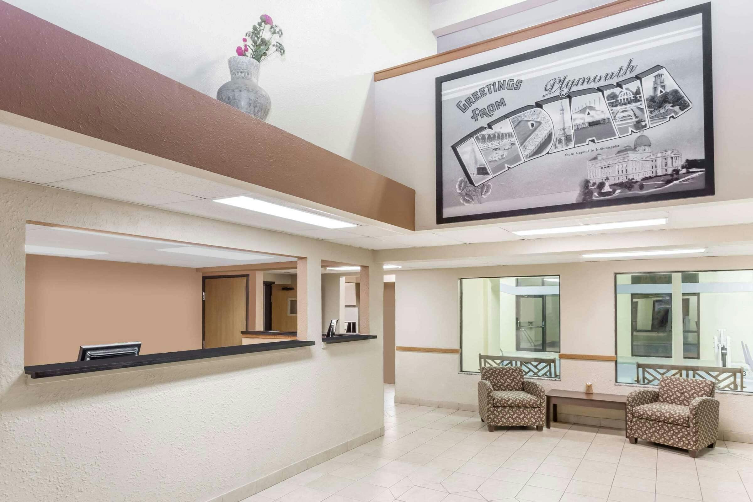 Hotel Super 8 by Wyndham Plymouth photo 1