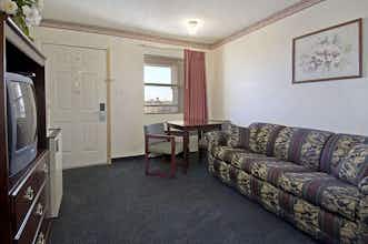 Hotel Super 8 Wichita Falls photo 1