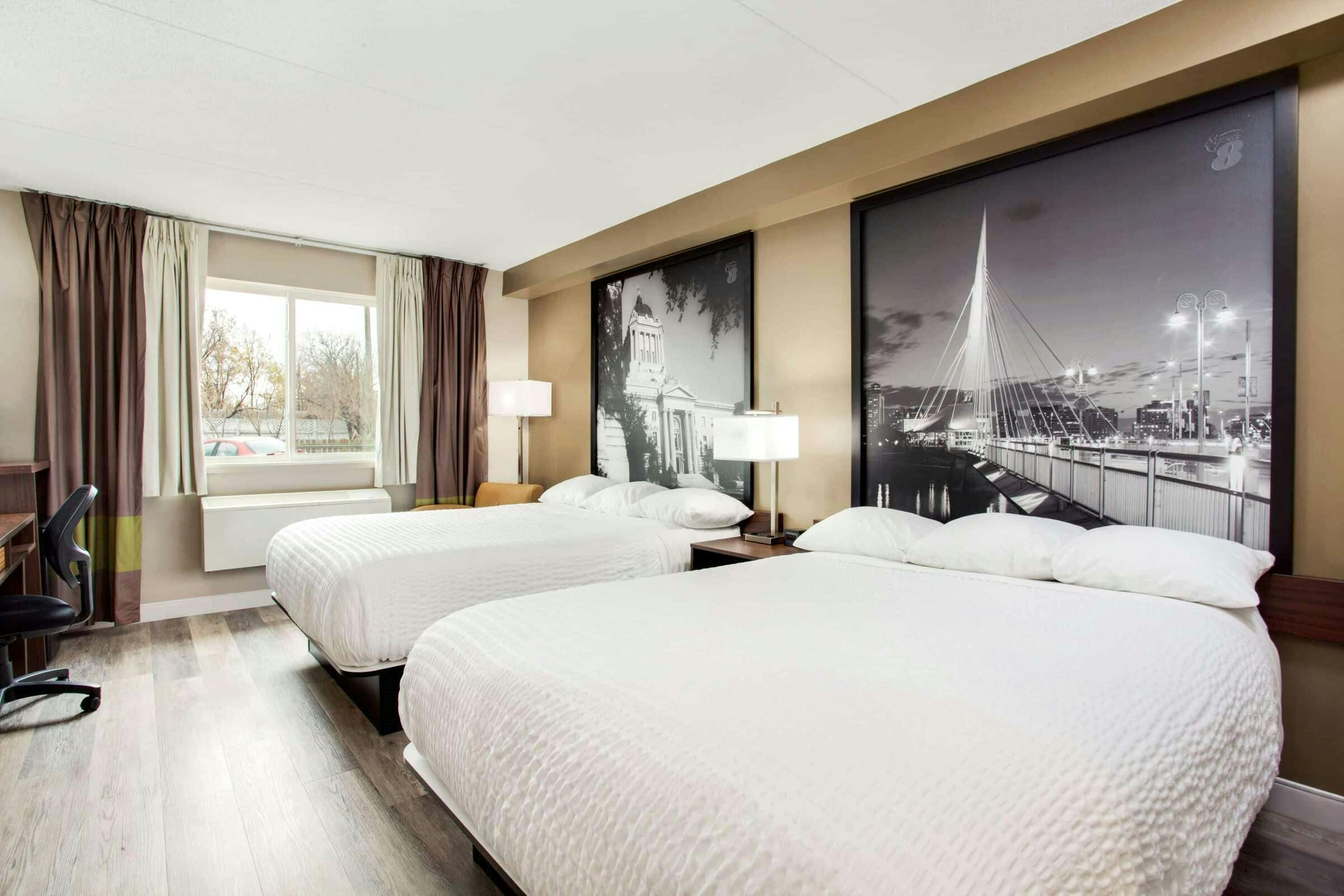 Hotel Super 8 by Wyndham Winnipeg West photo 1