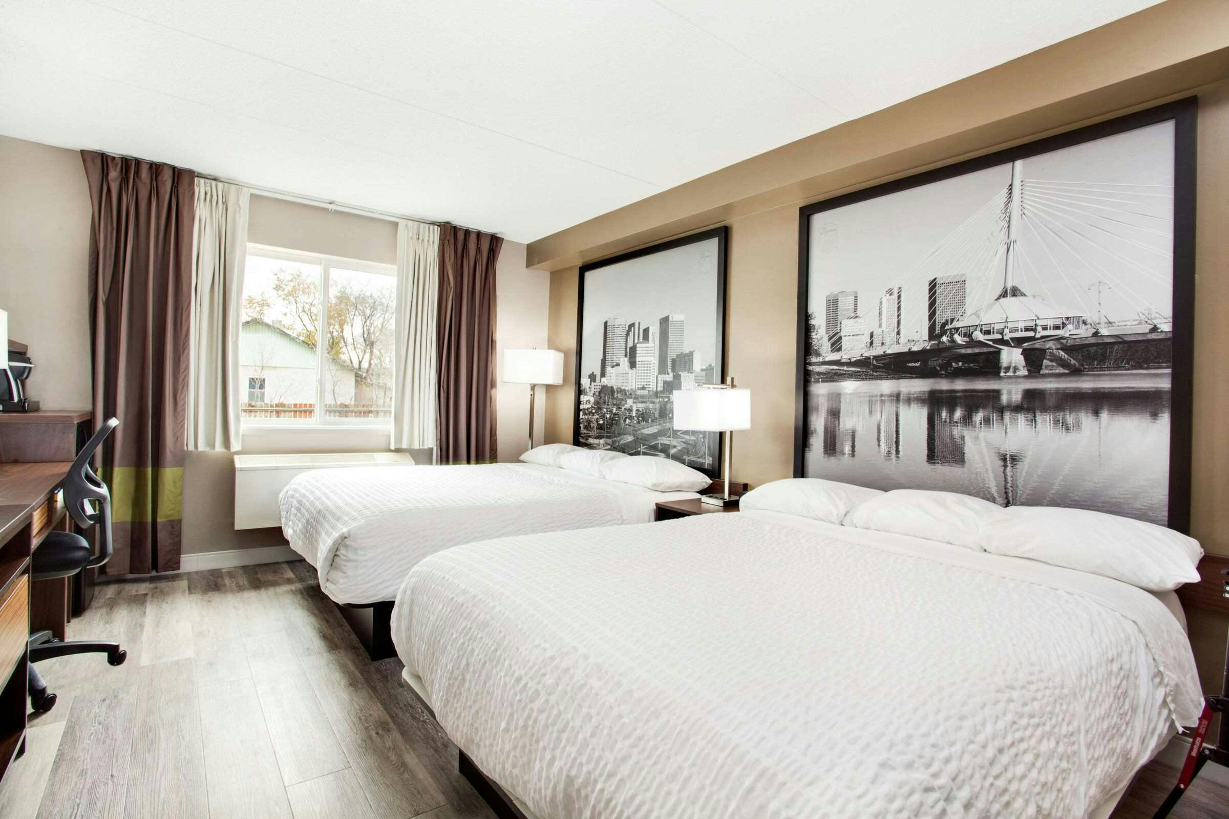 Hotel Super 8 by Wyndham Winnipeg West photo 4