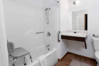 Hotel Super 8 Winner photo 1