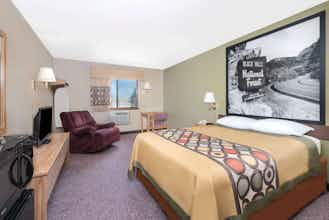 Hotel Super 8 Winner photo 2