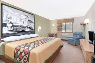 Hotel Super 8 Winner photo 3