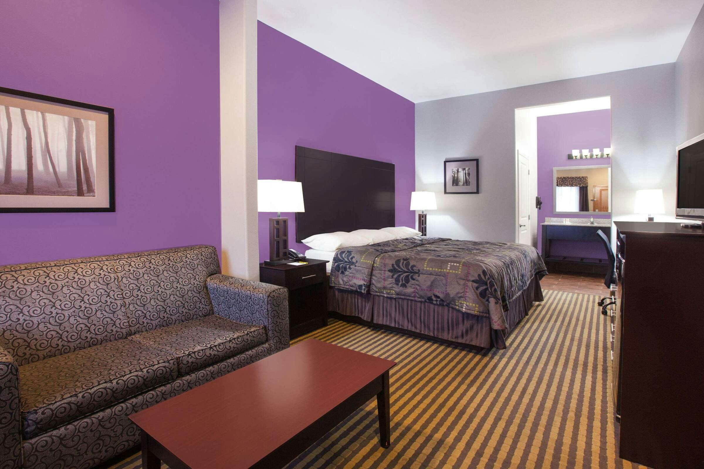 Hotel Super 8 by Wyndham Carthage TX photo 2