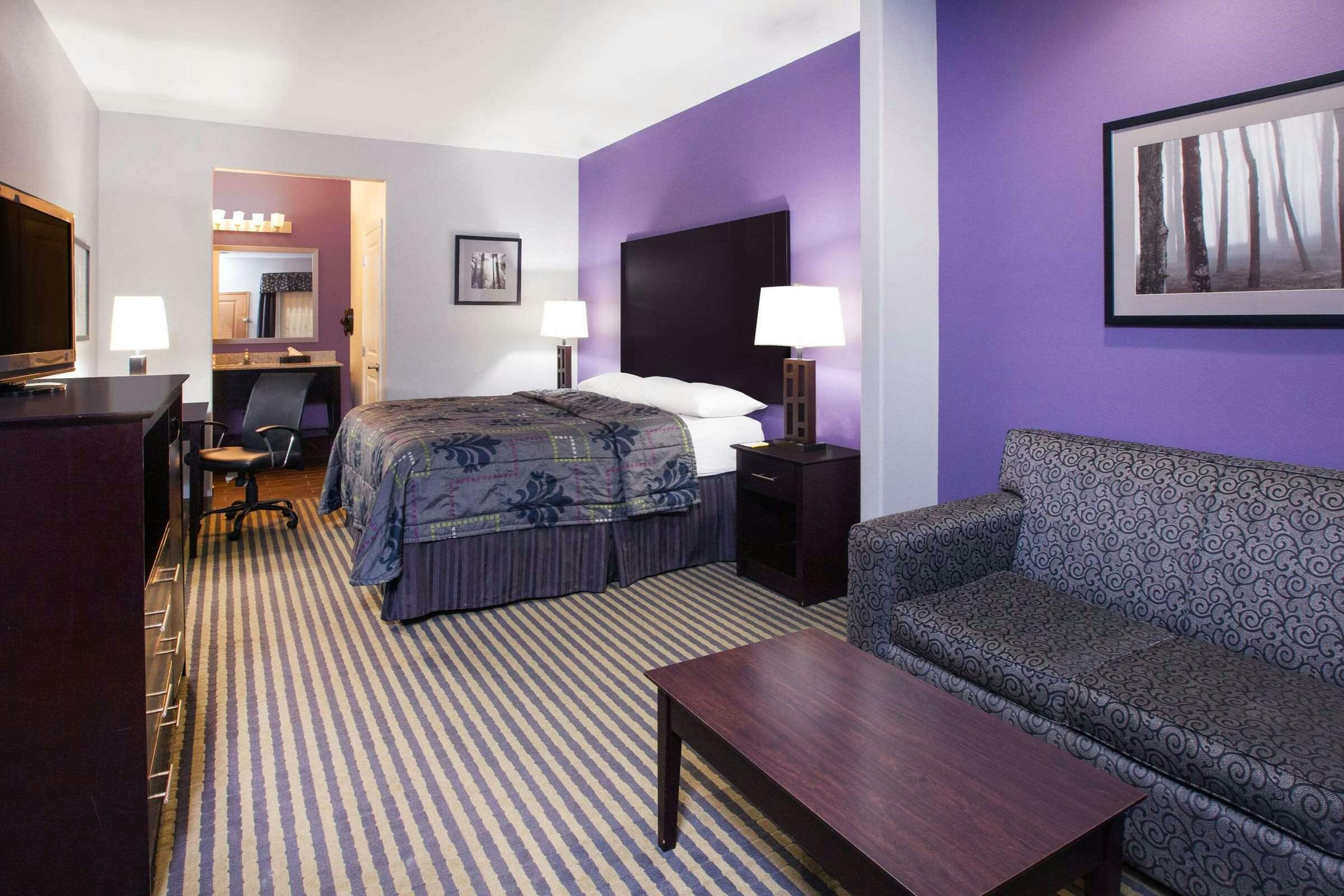 Hotel Super 8 by Wyndham Carthage TX photo 1