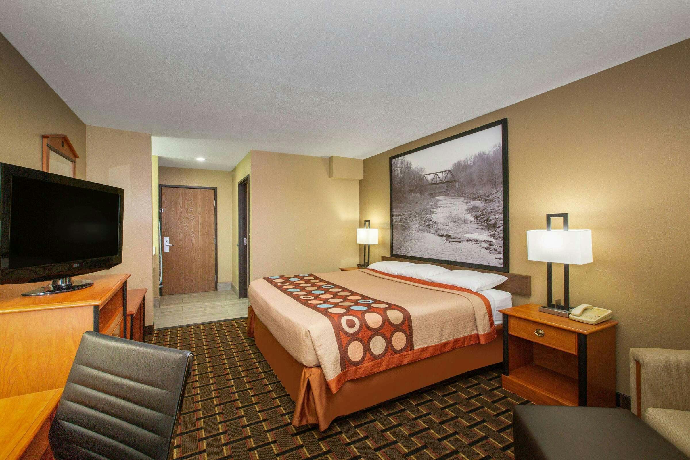 Hotel Super 8 by Wyndham Ottawa photo 3