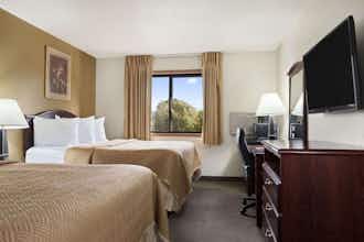 Hotel Travelodge by Wyndham La Porte/Michigan City Area photo 4