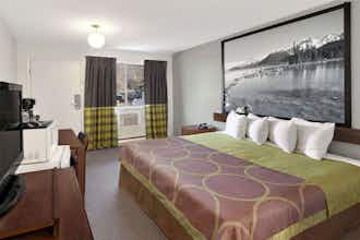Hotel Super 8 Kamloops East photo 2