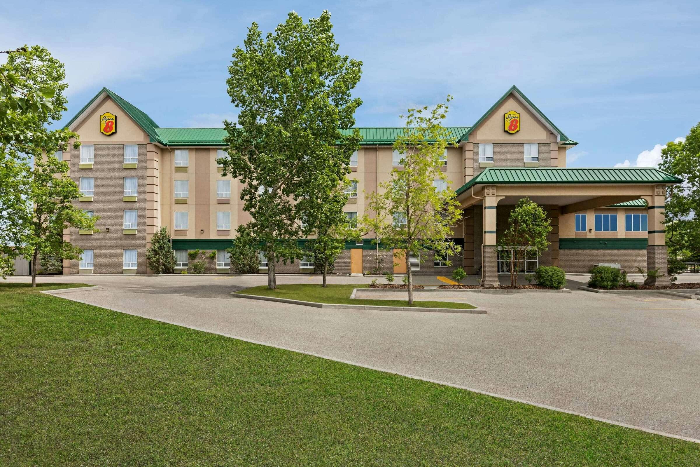 Super 8 Calgary Shawnessy Area