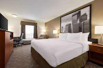 Hotel Super 8 Calgary Shawnessy Area photo 1