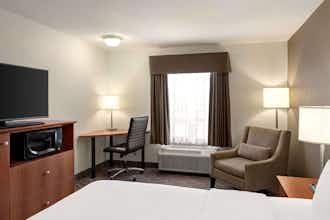 Hotel Super 8 Calgary Shawnessy Area photo 4