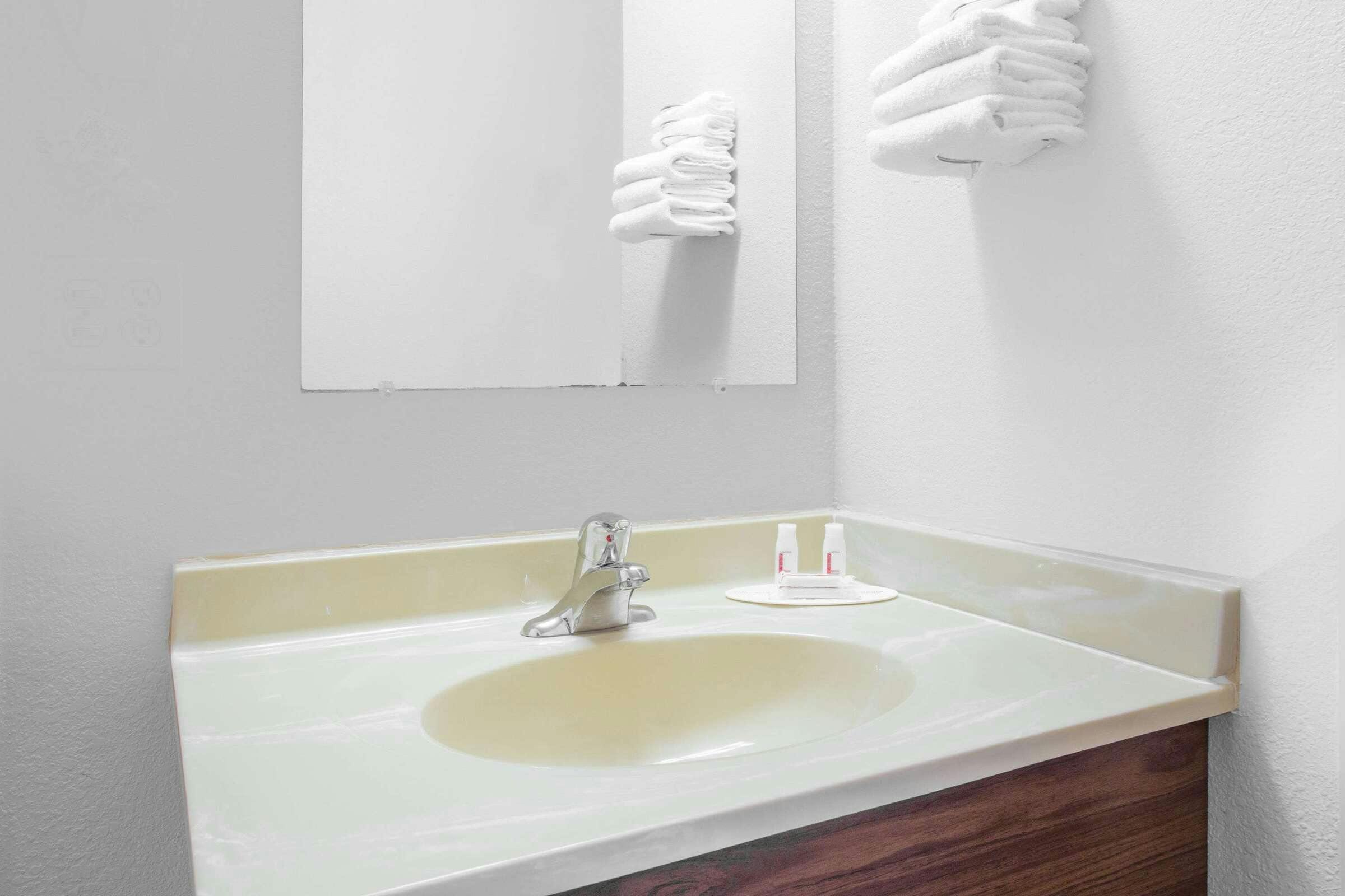 Hotel Super 8 by Wyndham Havre photo 4