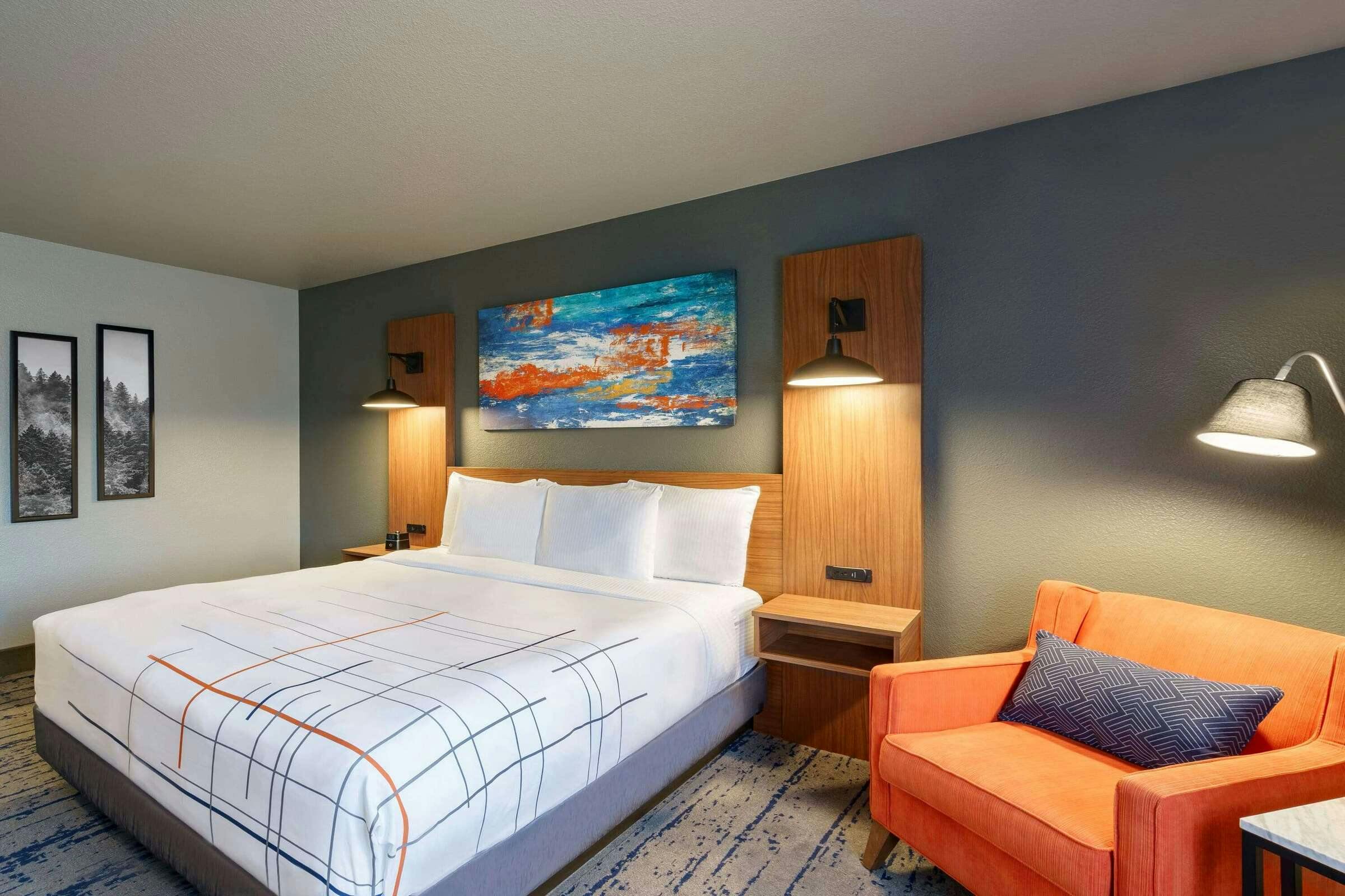 Hotel La Quinta Springfield OR photo 1