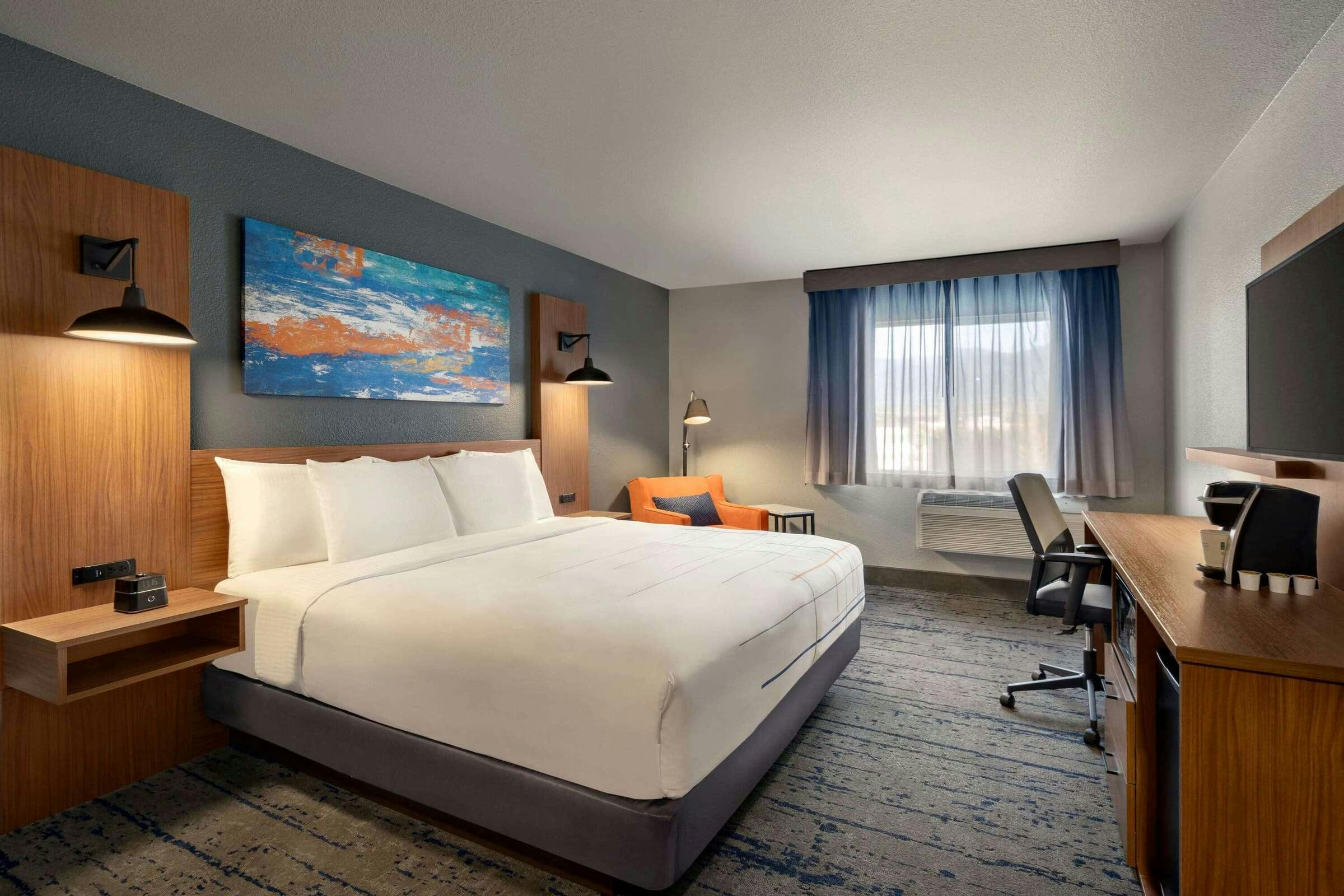 Hotel La Quinta Springfield OR photo 2